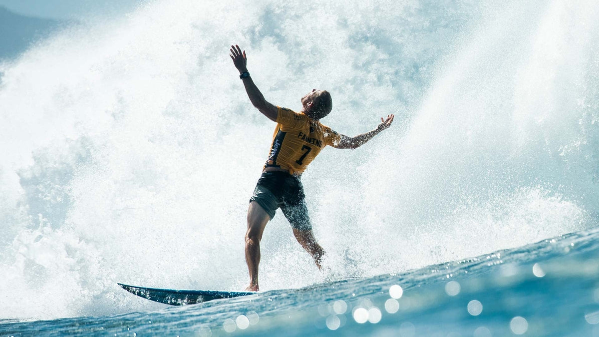 Mick Fanning surfing in his winning heat 