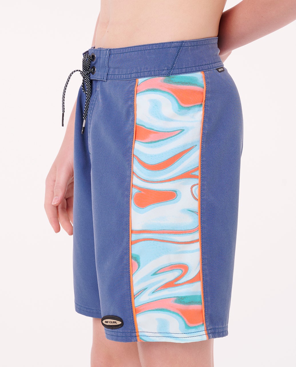 051BBO_2359_5_1759119736000