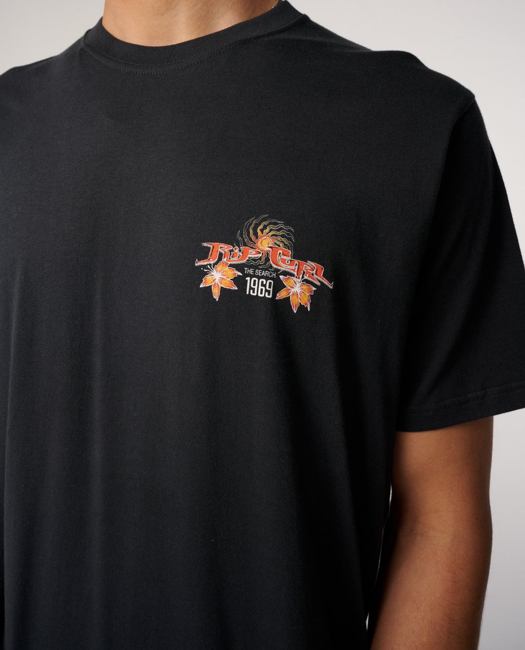トップス BEEDEN LOGO CRACK JUST FIT TEE Hazed & Tubed Relaxed Tee – Rip Curl